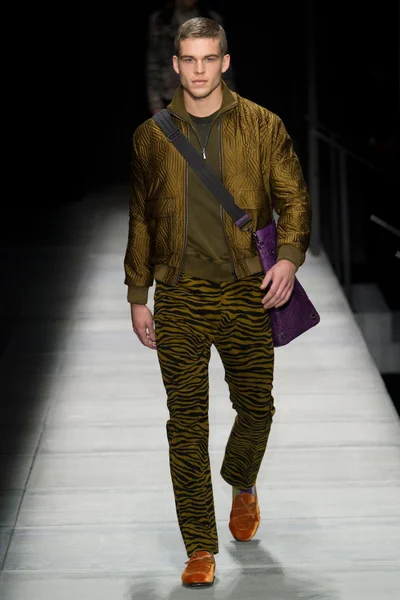 Look 23